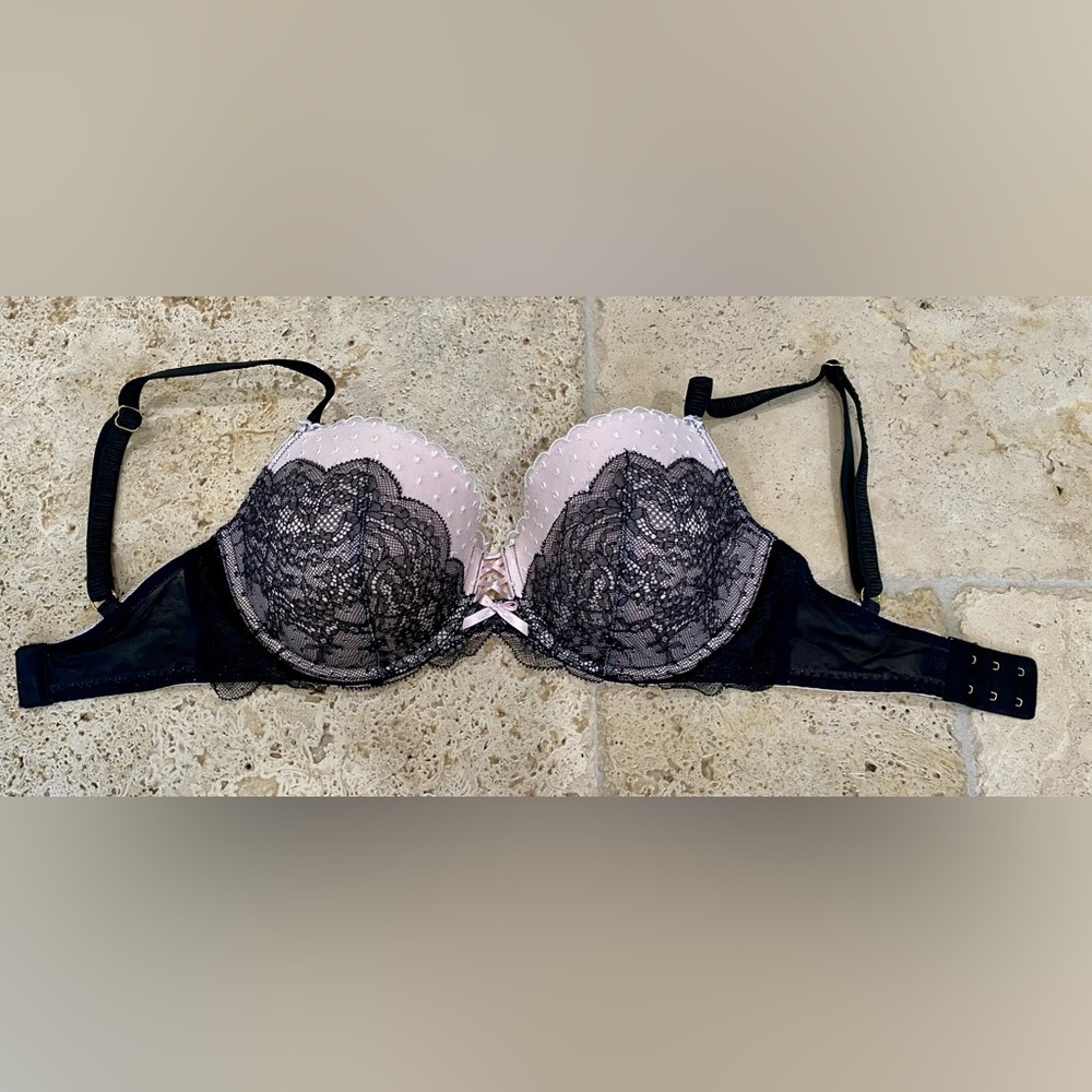 Rare Victoria’s Secret Dream Angels Lace Demi Bra 32DDD